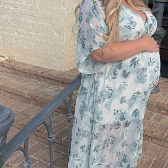 Baltic Born Dresses & Skirts - Baltic Born Green Floral Maxi Dress